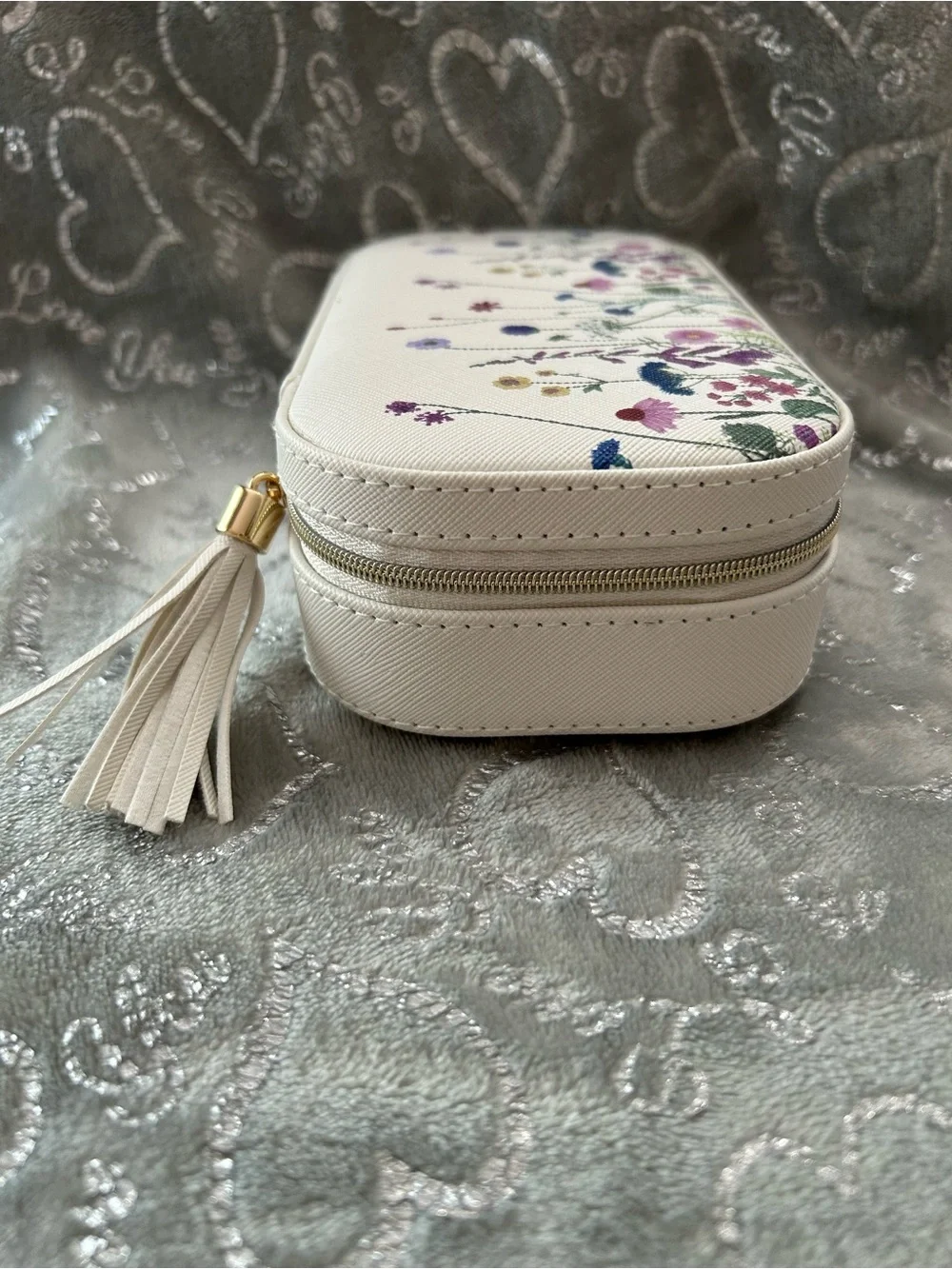 cupcakes & cashmere white wristlet